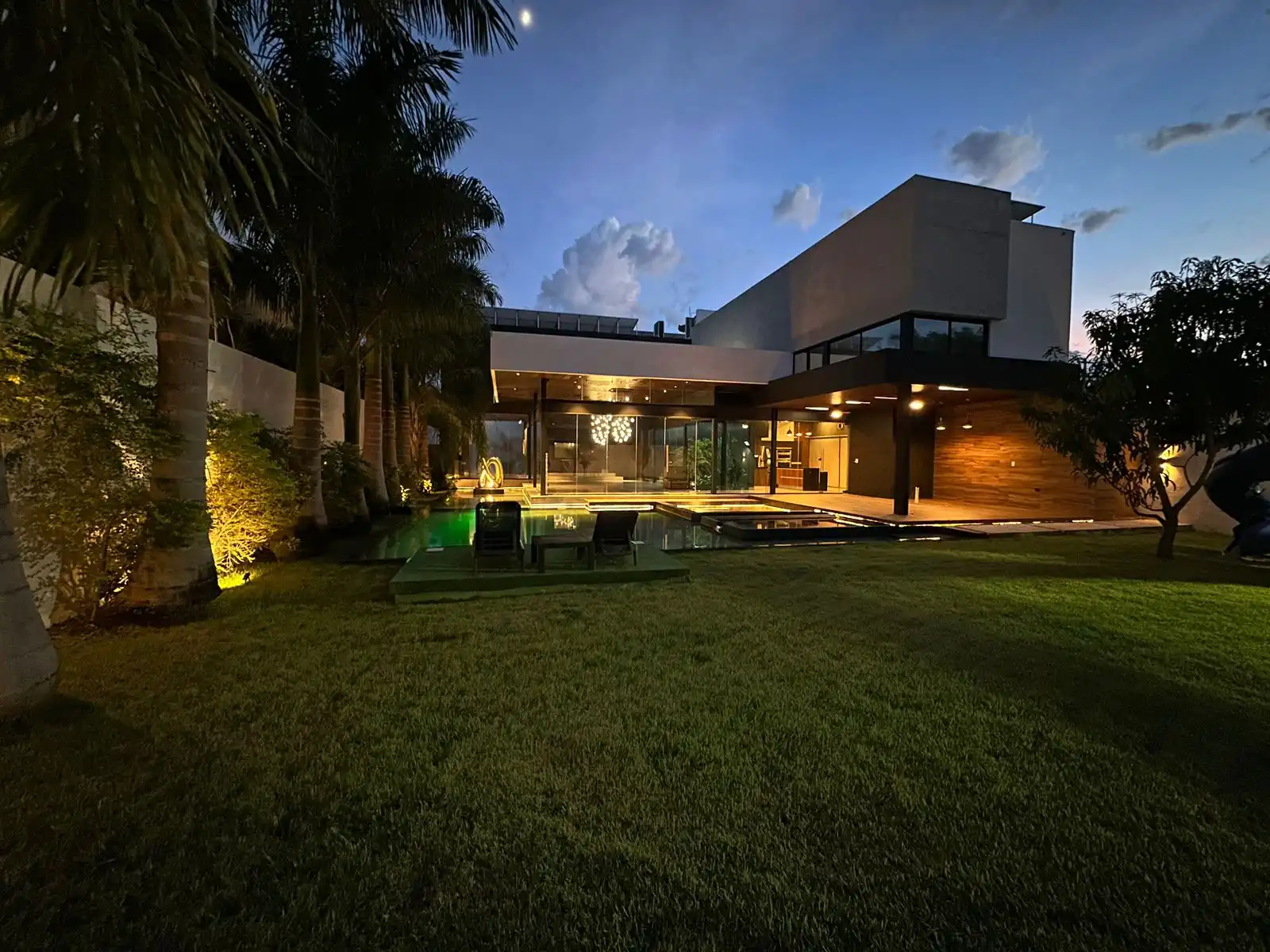 Jardín con árboles frutales